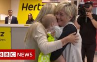 New-Australia-New-Zealand-travel-bubble-reunites-many-families-BBC-News